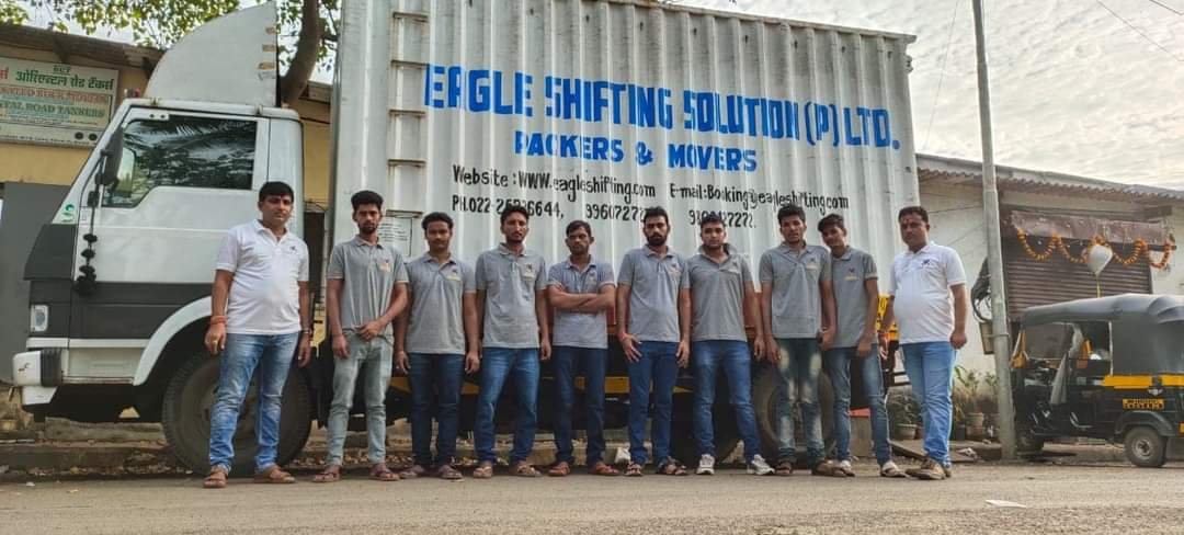 Professional packers and movers team